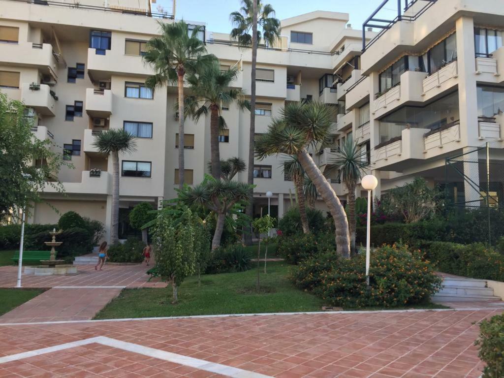 トレモリノスMontemar Puertoアパートメント エクステリア 写真