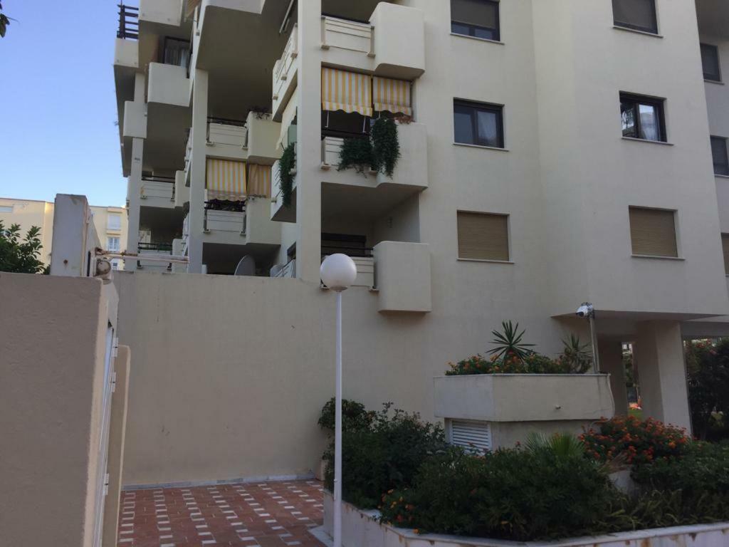 トレモリノスMontemar Puertoアパートメント エクステリア 写真